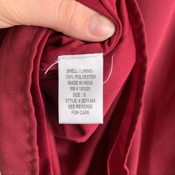 Charlotte Russe Maroon Long Sleeve Shift Dress size Small, Strappy Back - Picture 8 of 10